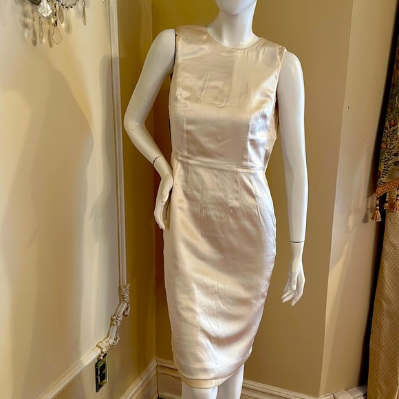 Dolce & Gabbana Dress Embroidered Pattern size 40 IT In Perfect Conditions - Picture 11 of 13